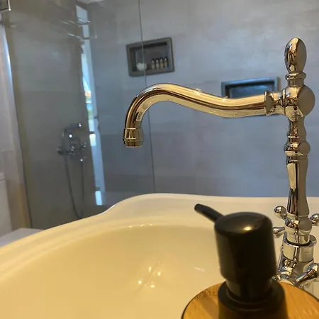 Irene Traditional Apart Otel
